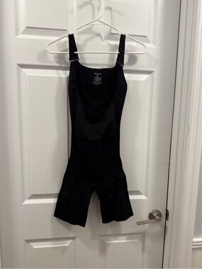 Under Where women’s full body black shapewear size large